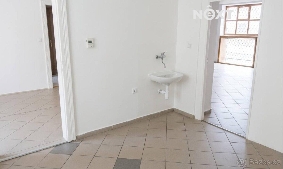 Nabízíme k pronájmu atraktivní komerční prostor o výměře 100