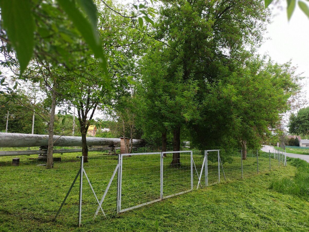Cena včetně všech poplatků a právních služeb. Oplocená zahra