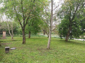 Cena včetně všech poplatků a právních služeb. Oplocená zahra