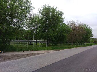 Cena včetně všech poplatků a právních služeb. Oplocená zahra