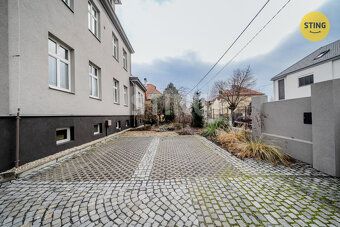 Ve výhradním zastoupení nabízíme k pronájmu prostorný byt 2+