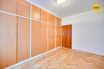 Prodej bytu 3+1 s balkónem a sklepem – osobní vlastnictví
Na