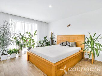 Hledáte dům, který nabízí:
- bydlení u Prahy - velkou zahrad