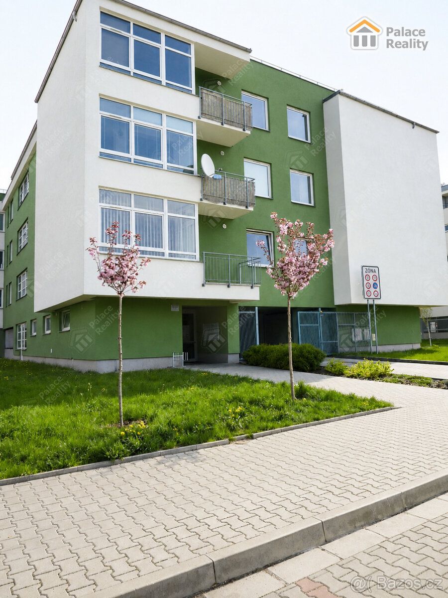 Nabízíme Vám pronájem garáže o výměře 16 m2 v přízemí bytové