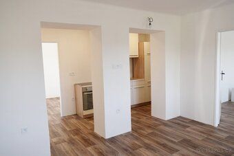 Nabízíme Vám k prodeji zděný byt o dispozici 3+kk v osobním 