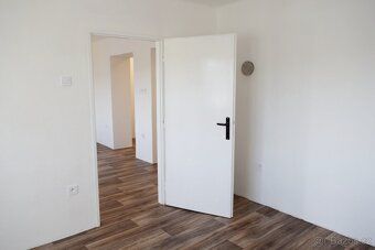 Nabízíme Vám k prodeji zděný byt o dispozici 3+kk v osobním 