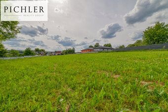 Nabízíme ke koupi hezký stavební pozemek o rozloze 4625 m² n