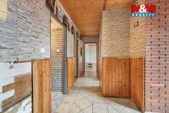 Nabízíme k prodeji samostatně stojící rodinný dům v centru K