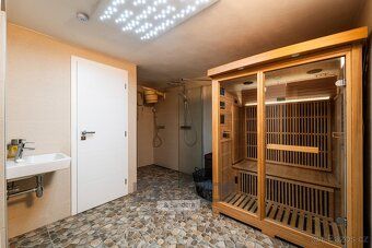 Nabízíme k prodeji apartmán umístěný v přízemí s terasou o o