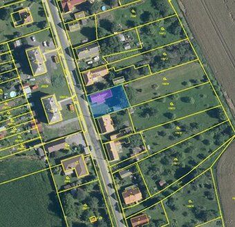 Nabízíme k prodeji prostorný pozemek o výměře 2 019 m² v mal