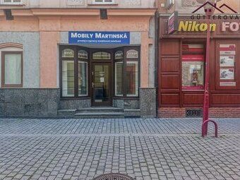 K dlouhodobému pronájmu nabízíme zavedené kadeřnictví o veli