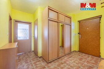 Nabízíme ke koupi světlý a prostorný byt 3+kk s balkónem a g