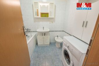 Nabízíme ke koupi světlý a prostorný byt 3+kk s balkónem a g