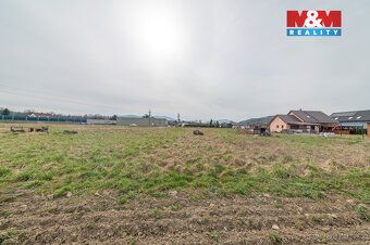 Nabízíme k prodeji pozemek o rozloze 1440 m², ideální pro vý