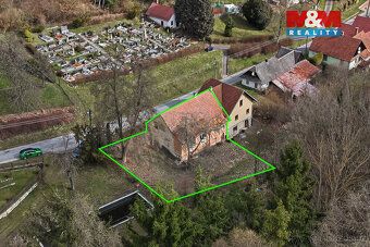 Nabízíme k prodeji rodinný dům se zahradou o celkové ploše p