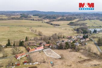Nabízíme k prodeji slunný pozemek o výměře 1922 m2 určený k 