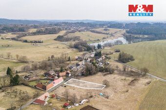 Nabízíme k prodeji slunný pozemek o výměře 1922 m2 určený k 