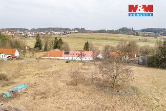 Nabízíme k prodeji slunný pozemek o výměře 1922 m2 určený k 