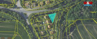 Nabízíme k prodeji slunný pozemek o výměře 338 m² v klidné č