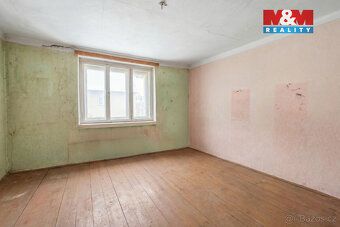 Nabízíme k prodeji statek v malebné obci nedaleko nájezdu na