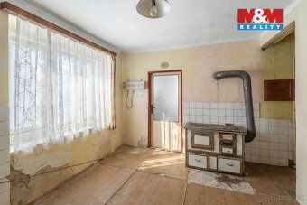 Nabízíme k prodeji statek v malebné obci nedaleko nájezdu na