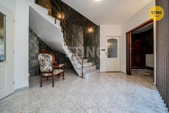 Nabízíme výjimečný rodinný dům o dispozici 7+kk v atraktivní