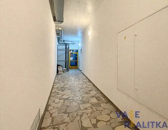 Nabízíme k pronájmu útulný podkrovní byt o dispozici 2+kk a 