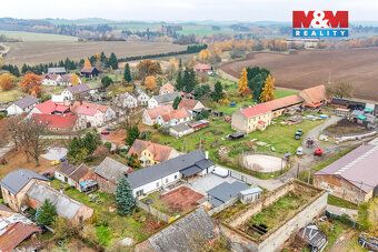 Nabízíme k prodeji jedinečný rodinný dům v obci Týnec, jen 4