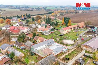 Nabízíme k prodeji jedinečný rodinný dům v obci Týnec, jen 4