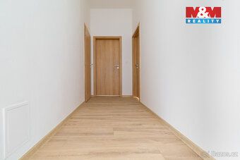 Nabízíme k prodeji prostorný a moderní byt 3+1 v osobním vla