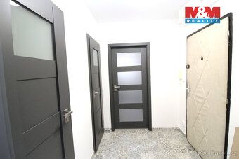 Nabízíme k prodeji světlý a moderně zrekonstruovaný byt 2+kk