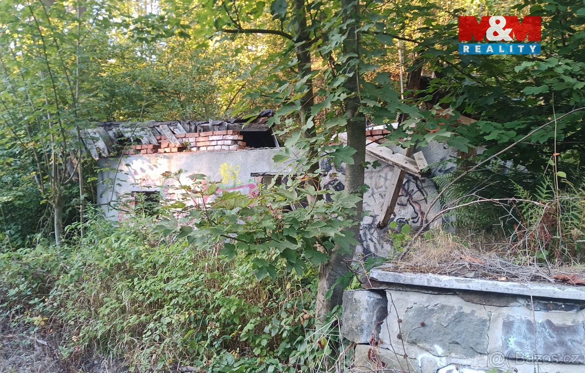 Nabízíme k prodeji stavbu, kterou lze použít jako chatu v ma