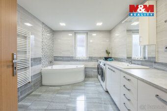 Hledáte exkluzivní dvougenerační rodinný dům v klidné části 