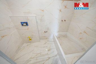 Chcete bydlet nedaleko města a zároveň mít přírodu přímo u v