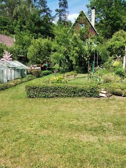 Z důvodu vyššího věku a pracovní náročnosti o péči a údržbu 