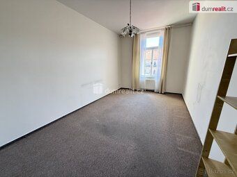 + 2.000,- na osobu, + 3.500,- záloha na elektřinu a plyn, Du