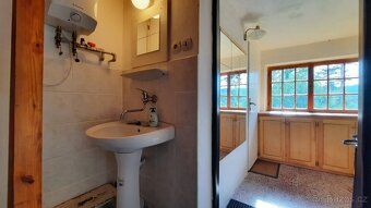 Krásné místo - Bělský vrch - chata leží u rozlitin na vtoku 