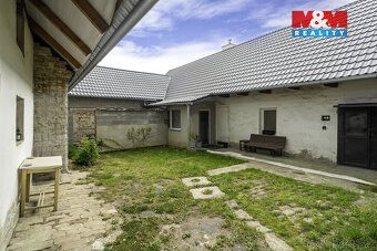 Nabízíme vám ke koupi chalupu o dispozici 3+1 se zahradou a 