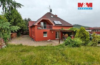 Nabízíme prodej rodinného domu v klidné části Teplic. Tento 