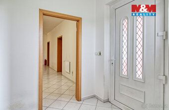Nabízíme prodej rodinného domu v klidné části Teplic. Tento 