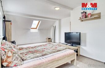 Nabízíme prodej rodinného domu v klidné části Teplic. Tento 
