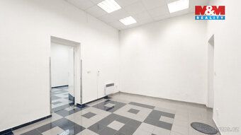 Nabízíme k prodeji soubor nebytových a obchodních prostor o 