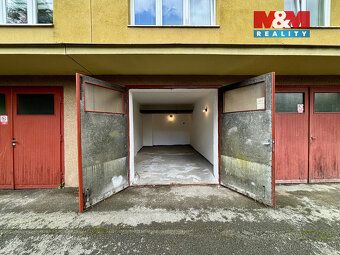 Nabízíme k prodeji prostorný byt s garáží o dispozici 4+1 a 