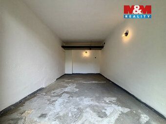 Nabízíme k prodeji prostorný byt s garáží o dispozici 4+1 a 