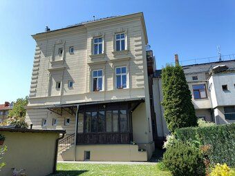 Nabízíme k prodeji moderně zrekonstruovaný a chytře řešený b