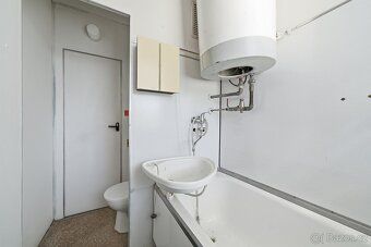 Ve výhradním zastoupení majitele Vám nabízíme byt 2+1 v osob