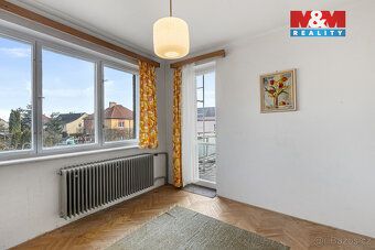 Tento cihlový dům je na krásném místě, na jižním svahu a výh