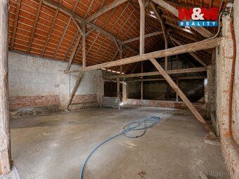 Nabízíme k pronájmu prostornou stodolu o výměře 430 m², vhod