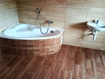 Pronájem nově zařízeného prostorného 76 m2 velkého nového by