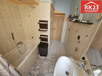 Ev.č. 02128 Prodej prostorného bytu o dispozici 4+1 (dříve 3